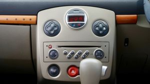Jak rozkodować radio samochodowe? 