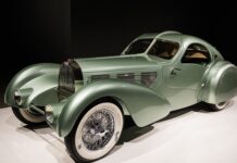 Ile Chłodnic ma Bugatti Veyron?