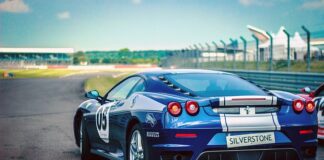 Ile kosztuje najtańsze Ferrari?