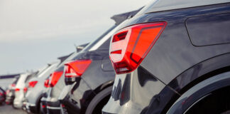 Jakie pytania powinienem zadać przy wynajmie samochodu